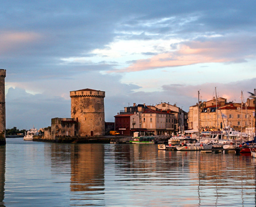 Démolition béton, sciage béton, carottage béton, découpe béton, démolition au brokk à La Rochelle (17000)